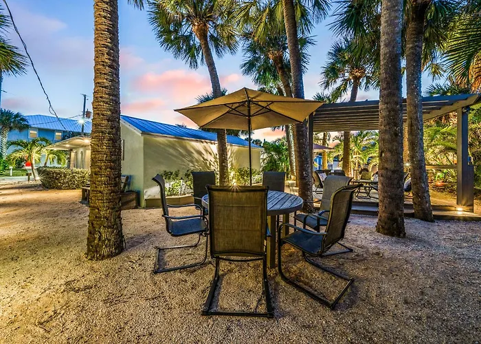Wonderful Place Wprivate Patio Next To The Beach