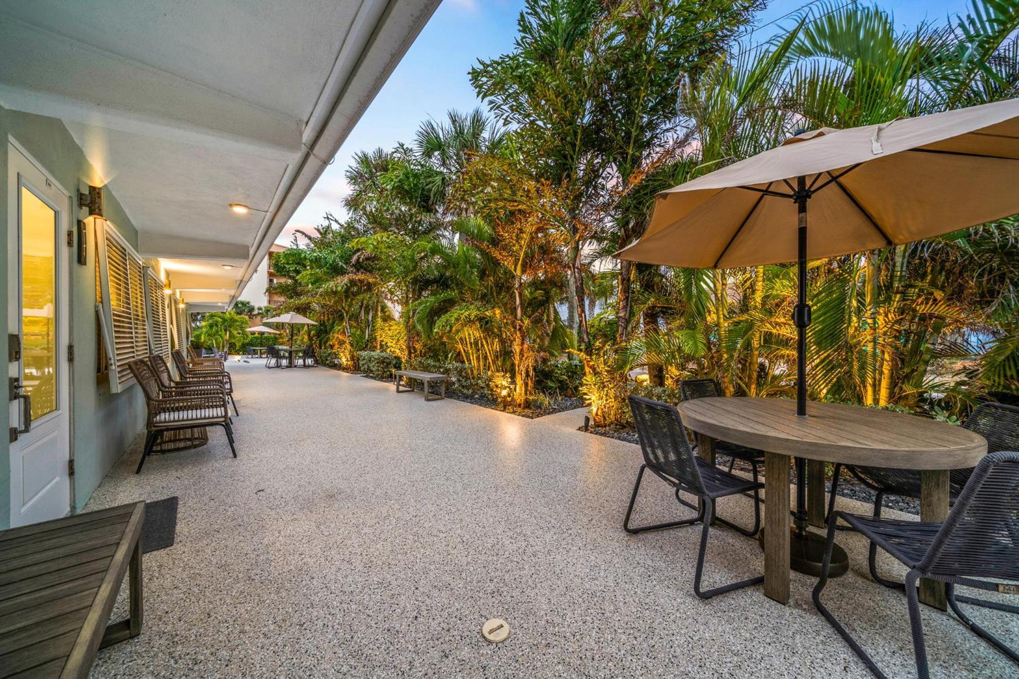 Wonderful Place Wprivate Patio Next To The Apartment